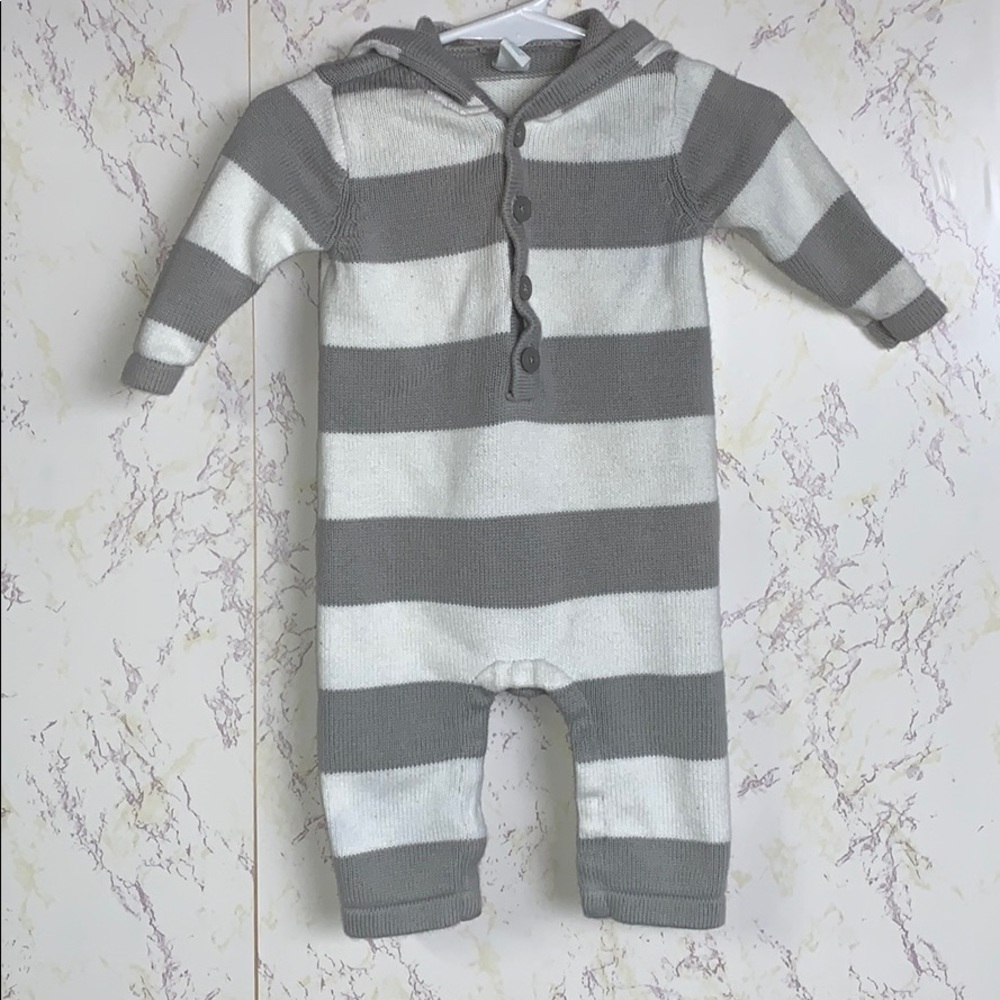 Old Navy One piece Sleeper Size 3-6 Months